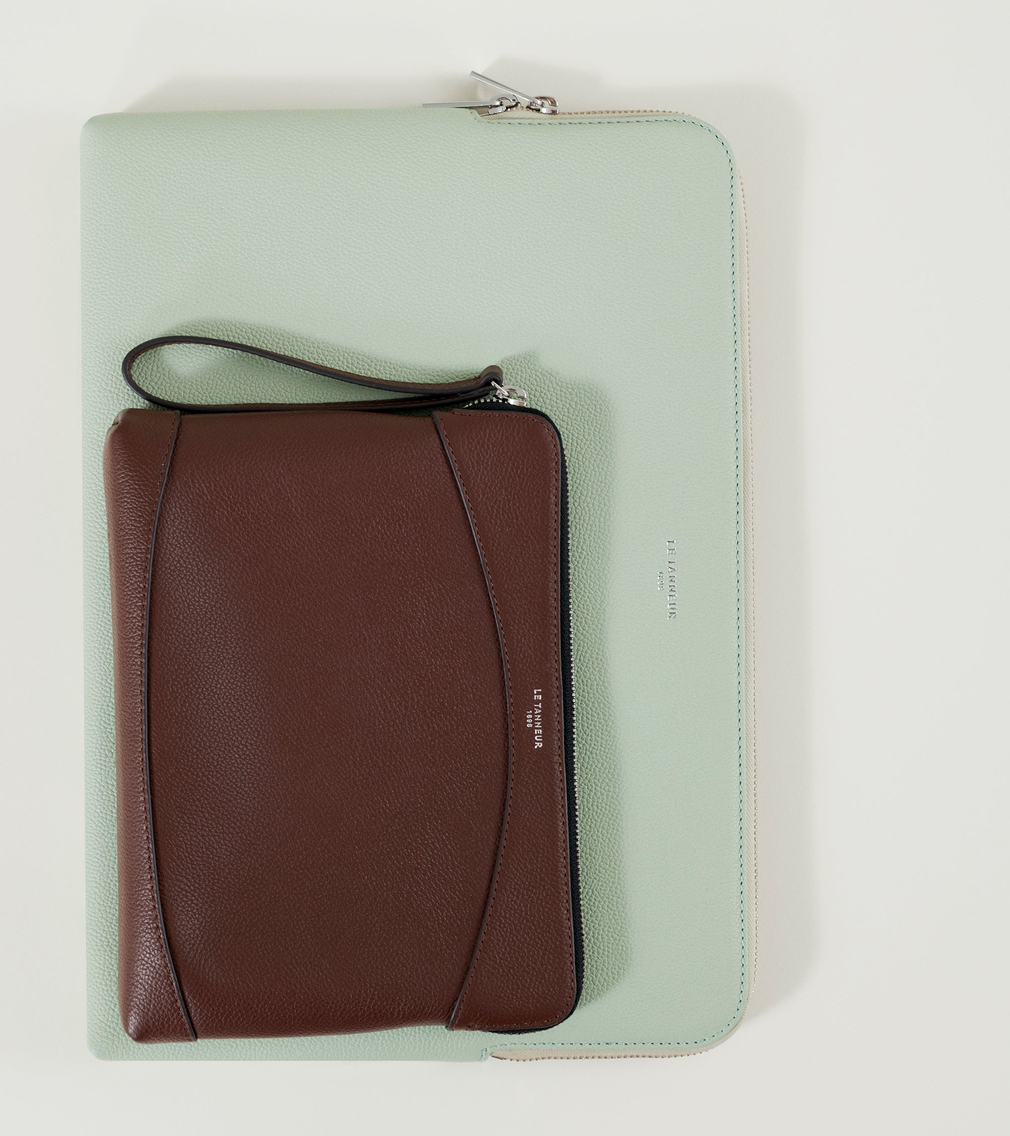 Pochette ordinateur 14" en cuir grainé