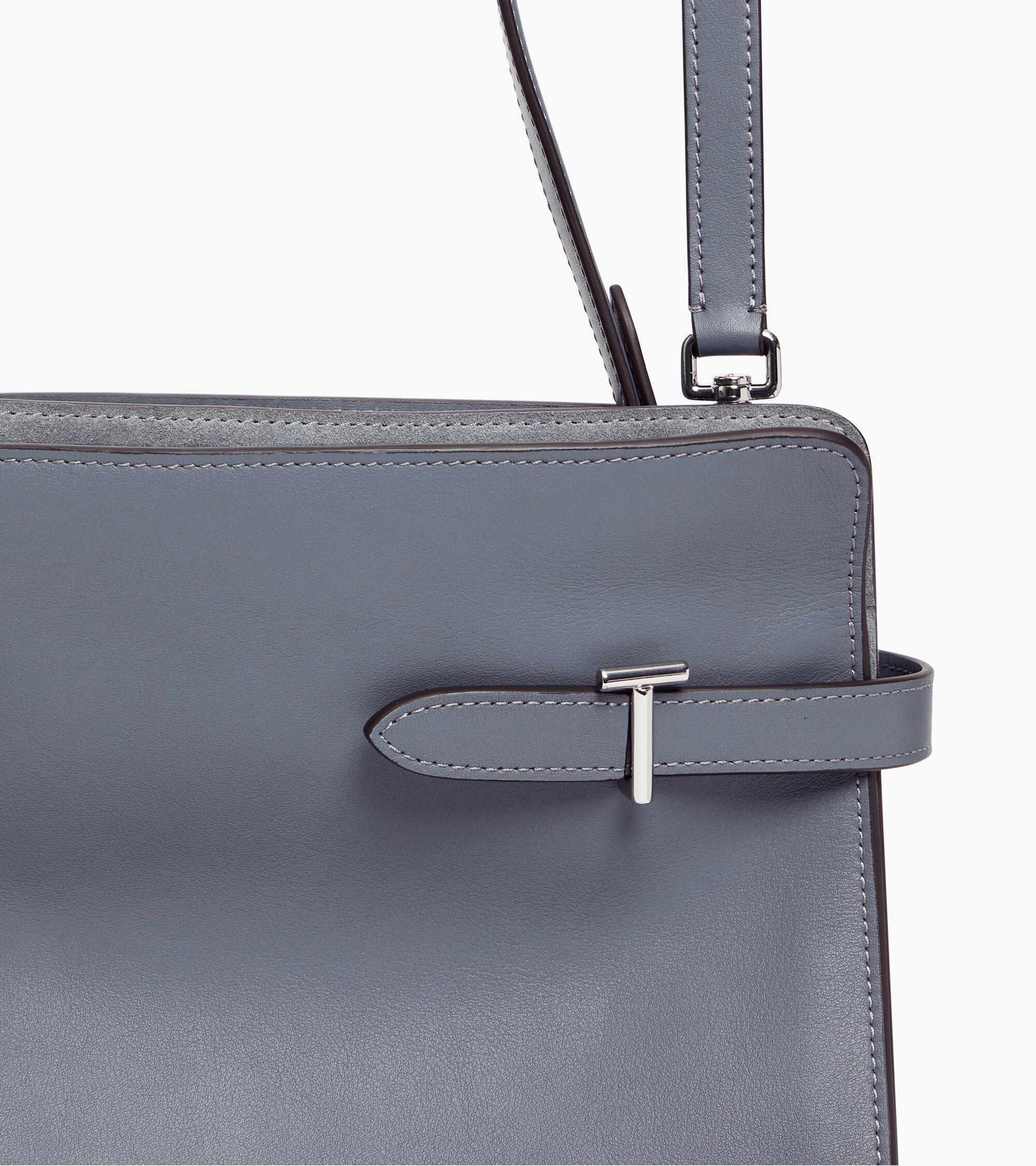 Bolsa de hombro grande modelo Emie en cuero liso y nobuk